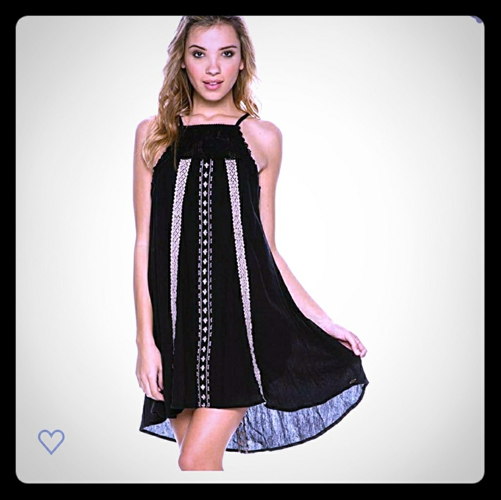 O'Niell Juniors Virginia Embroidered Halter dress